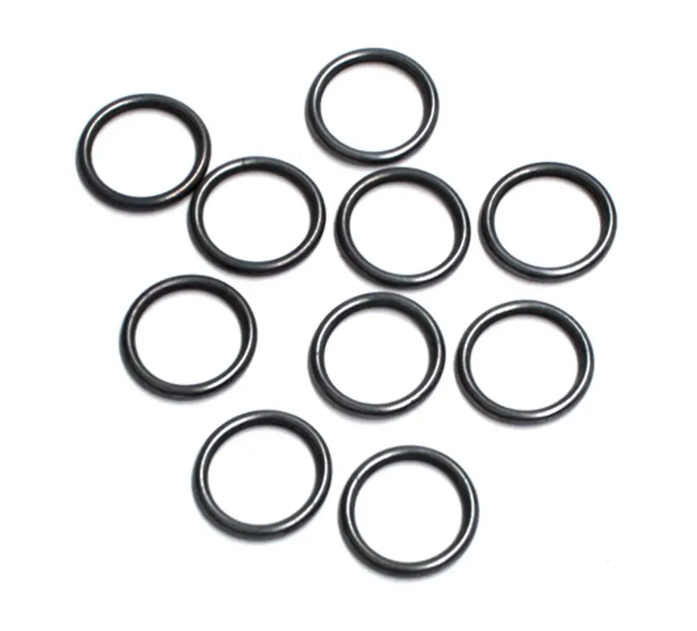 Schwarze O-Ringe von Daikin, in verschiedenen Größen, auf einem weißen Hintergrund angeordnet.